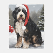 Bernedoodle Dog in Schnee Weihnachten Fleecedecke (Vorderseite)