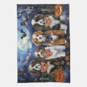 Bernedoodle Halloween Spooky Geschirrtuch (Vertikal)