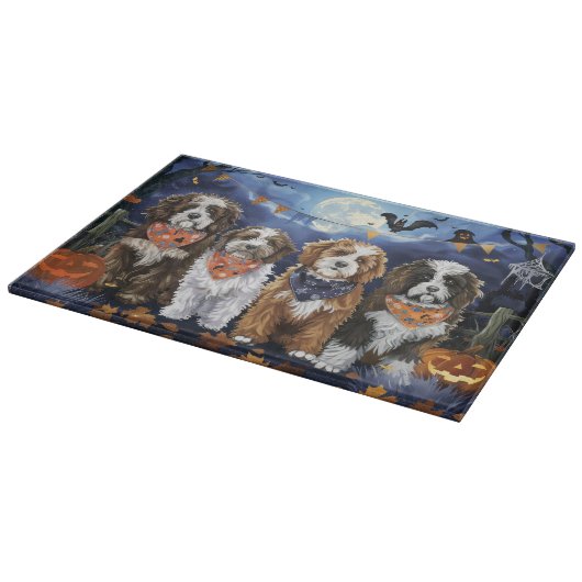 Bernedoodle Halloween Spooky Schneidebrett (Ecke)