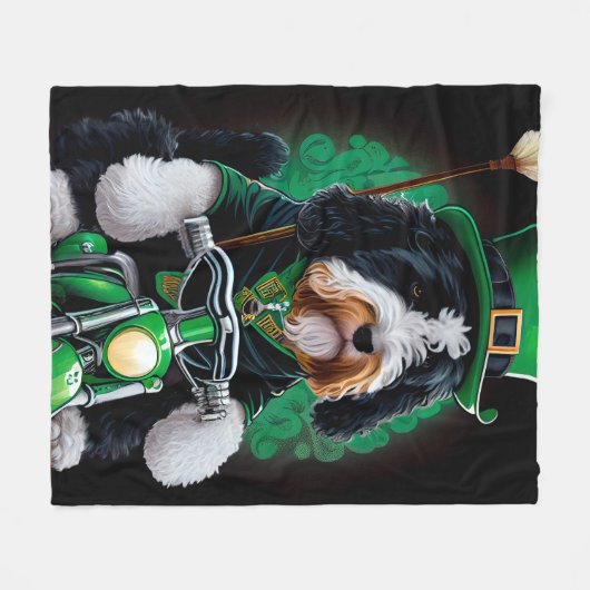 Bernedoodle Hund Fahrrad St. Patrick's Day Fleecedecke (Vorderseite (Horizontal))