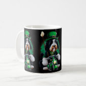 Bernedoodle Hund Fahrrad St. Patrick's Day Kaffeetasse (Vorderseite Links)