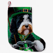 Bernedoodle Hund Fahrrad St. Patrick's Day Kleiner Weihnachtsstrumpf (Vorderseite)