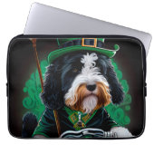 Bernedoodle Hund Fahrrad St. Patrick's Day Laptopschutzhülle (Vorderseite)