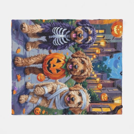Bernedoodle Hunde Trick-or-Treating in Halloween C Fleecedecke (Vorderseite (Horizontal))