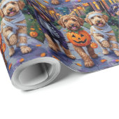Bernedoodle Hunde Trick-or-Treating in Halloween C Geschenkpapier (Rolleneckpunkt)