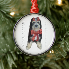 Bernedoodle im Weihnachtskostüm Ornament Aus Metall