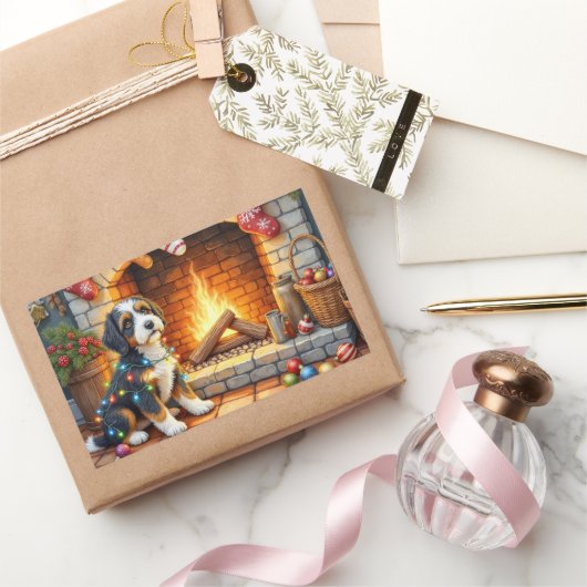 Bernedoodle Kamin mit Weihnachtslichtern Rechteckiger Aufkleber (Schenken)