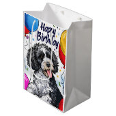 Bernedoodle mit Balloons Mittlere Geschenktüte (Vorderseite Schrägansicht)
