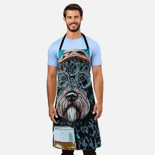 Bernedoodle mit einer Tasse Schürze (Getragen)