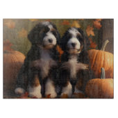 Bernedoodle Puppy Autumn Delight Pumpen Schneidebrett (Vorderseite)