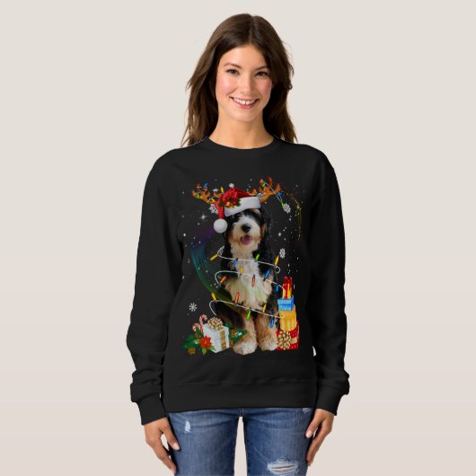 Bernedoodle Reindeer Christmas Lights Funny Dog Xm Sweatshirt (Vorne ganz)