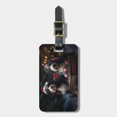 Bernedoodle Snowy Sleigh Weihnachtsdekor Gepäckanhänger (Vorderseite vertikal)