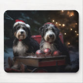 Bernedoodle Snowy Sleigh Weihnachtsdekor Mousepad (Vorne)