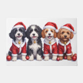 Bernedoodle-Weihnachtskleid mit Santa-Hut Fußmatte (Vorderseite)
