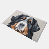 Berner Hund auf grauem Hintergrund Fußmatte (Schrägansicht)