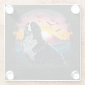 Berner Hund mit Aussicht auf den Berg Sonnenaufgan Glasuntersetzer (Rückseite)