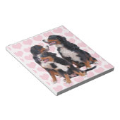 Berner Hunde mit rosa Herzen Notizblock (angewinkelt)
