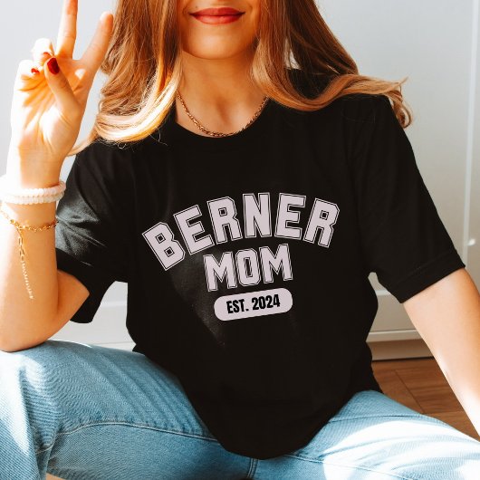 Berner Hundeschenkgutscheine Moderne Hundemutter a T-Shirt