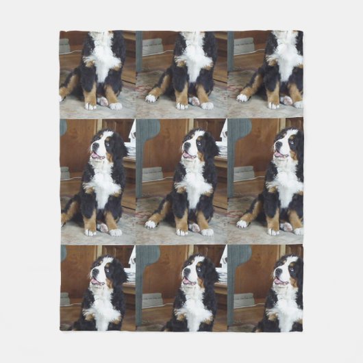 Berner Hundewelpe Fleecedecke (Vorderseite)