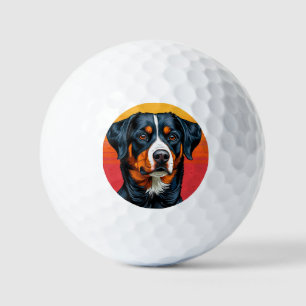 Berner Sennenhund gegen warme Sonnenuntergangsfarb Golfball