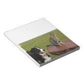 Berner Sennenhund mit Katze Notizblock (angewinkelt)