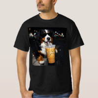 Berner Sennenhund trinkt eisgekühlten Kaffee