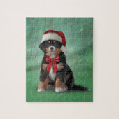 Bernese Gebirgshund im roten Hut von Sankt Puzzle (Vertikal)