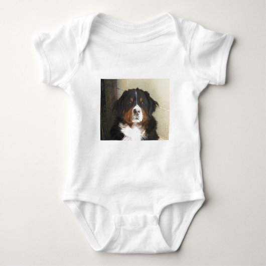 Bernese Hund Baby Strampler (Vorderseite)