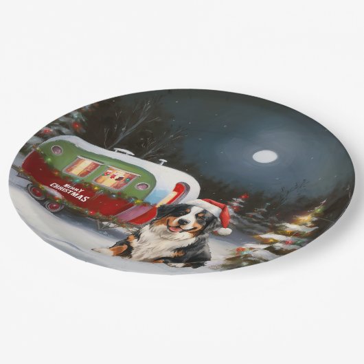 Bernese Mountain Caravan Weihnachtsabenteuer Pappteller (Schrägansicht)