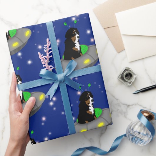 Bernese Mountain Dog Alien UFO Geschenkpapier (Schenken)