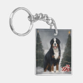 Bernese Mountain Dog im Schnee Weihnachten Schlüsselanhänger (Vorderseite links)