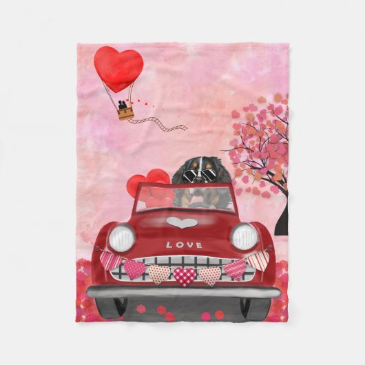 Bernese Mountain Driving Car with Hearts Valentine Fleecedecke (Vorderseite)