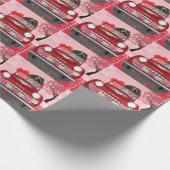 Bernese Mountain Driving Car with Hearts Valentine Geschenkpapier (Ecke)