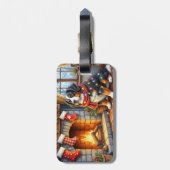 Bernese Mountain Fireplace with Christmas Lights Gepäckanhänger (Rückseite vertikal)