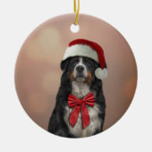 Bernese Mountain Hund in rotem Hut des Weihnachtsm Keramik Ornament (Vorne)