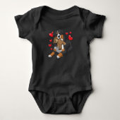 Bernese Mountain Hund mit Herzen Baby Strampler (Vorderseite)
