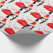Bernese Mountain Hund mit rotem Weihnachtsschmuck Geschenkpapier (Ecke)