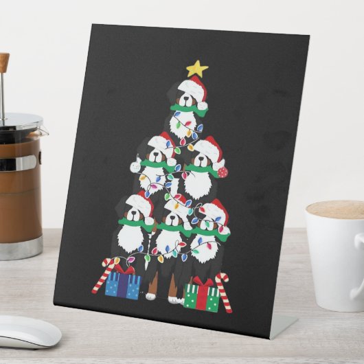 Bernese Mt Dog Puppy Christmas Tree Classic T-Shir Sockelschild (In Situ)