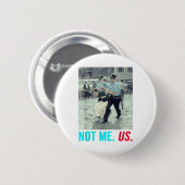 Bernie Sanders Not Me Us verhaftet Bernie 2020 für Button (Vorne & Hinten)