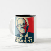 Bernie Sanders Novelty Tasse (Vorderseite Links)