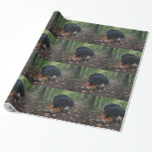 bernischer Berghund im Wald Geschenkpapier (Ungerollt)