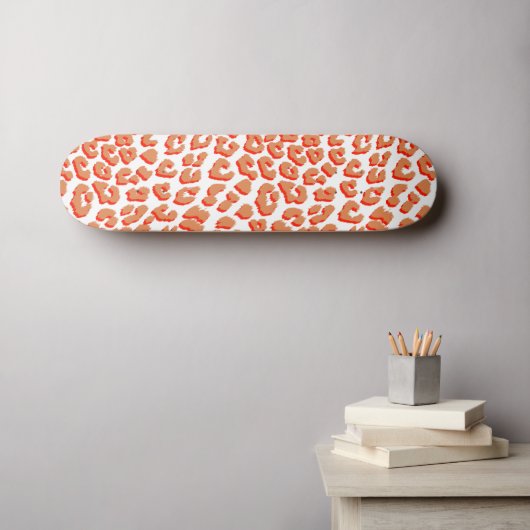 Bernsteinfarben und weißes Leopard Skateboard (Wandkunst (Horz))