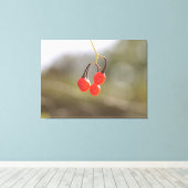 Berries fallen. leinwanddruck (Insitu (Holzboden))