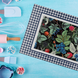 Berries Medley on Country Gingham Schneidebrett