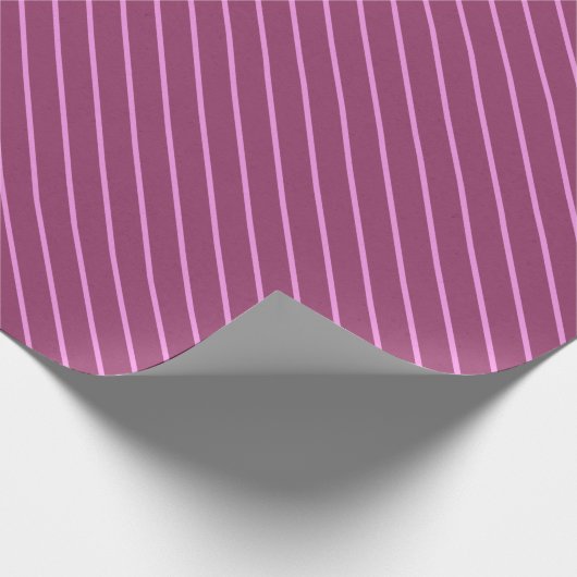 Berry and Blush Diagonal Striped Gift Wrap Geschenkpapier (Ecke)
