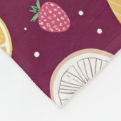 Berry Botanical Snuggle – Kleine Fleece-Decke in  Fleecedecke (Ecke)