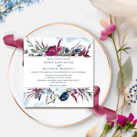 Berry Burgundy und Blue Floral Square Wedding Inv Einladung