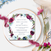 Berry Burgundy und Blue Floral Wreath Wedding Einladung