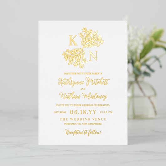 Berry Bush Monogram Hosting mit Eltern Wedding Folieneinladung (Stehend vorne)