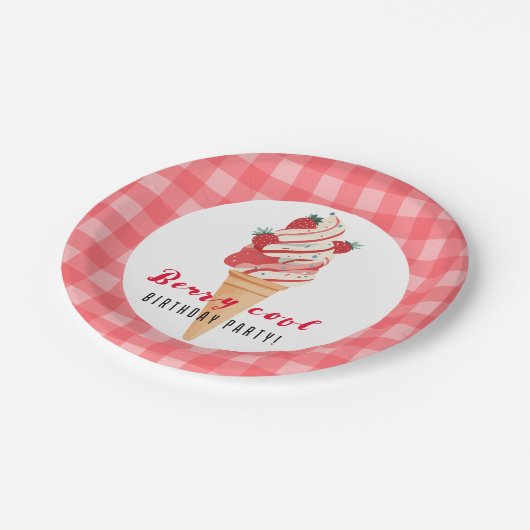 Berry Cool Geburtstag Pappteller (Schrägansicht)